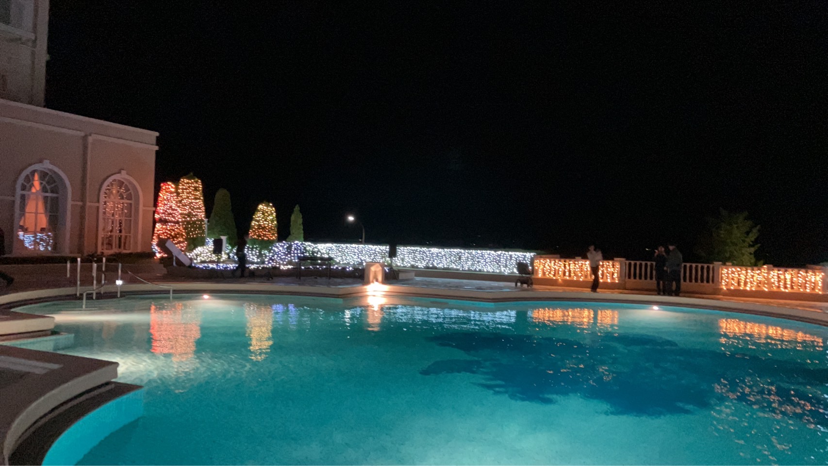 エクシブ琵琶湖様イルミネーション設置完了しました！