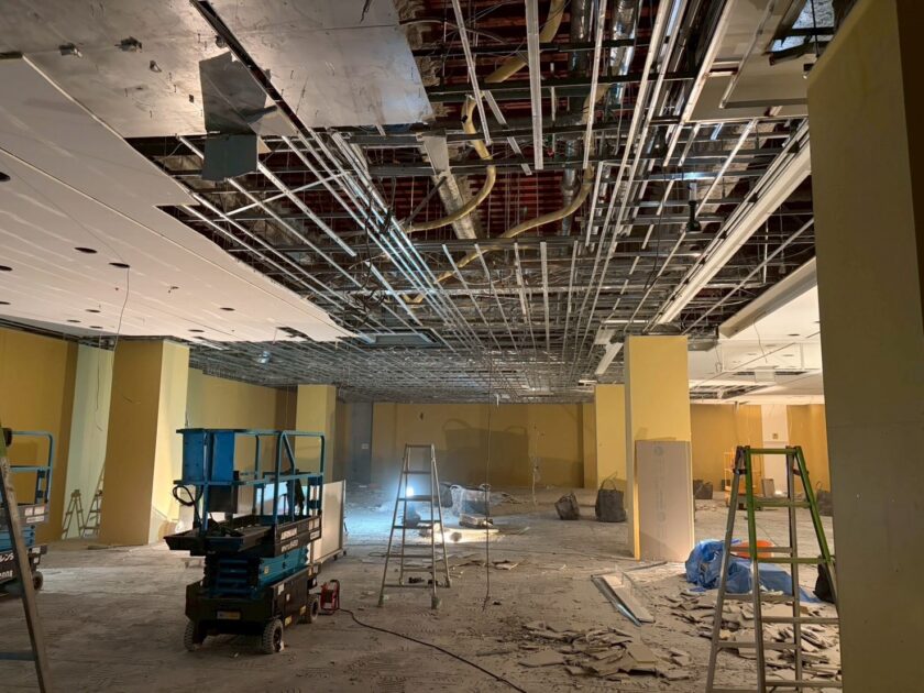 夜間でも変わらない品質。原状回復工事はお任せください。